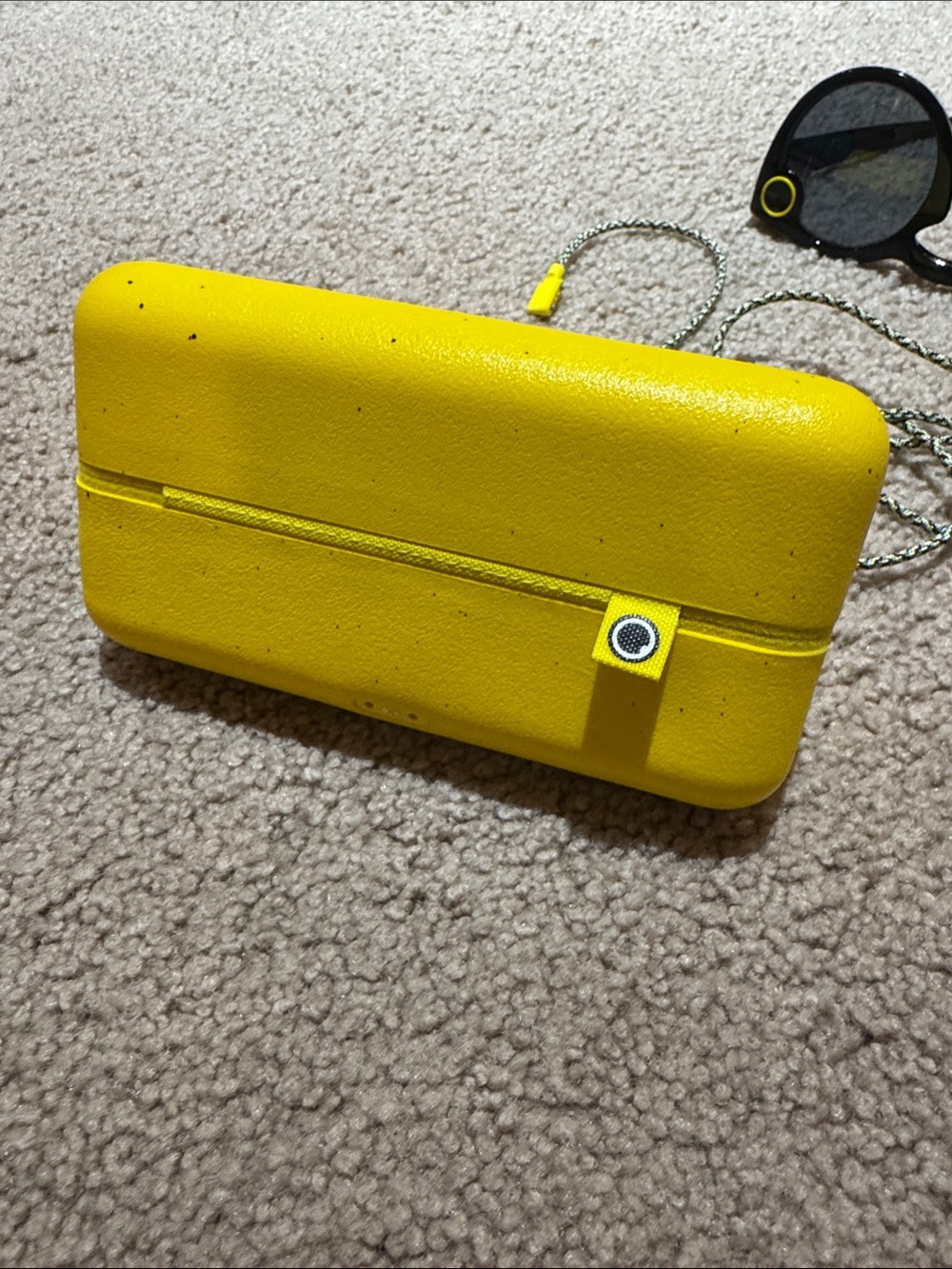 Snap Spectacles-Inspired Kids Sunglasses with Yellow Case - Picture 5 of 5